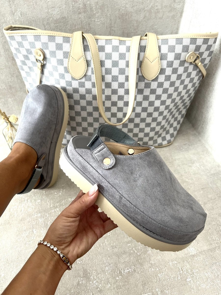 Elevate Your Look with Anna Chunky Slingback Closed Toe Clogs